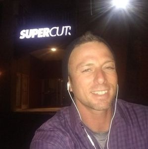 Meet your Posher, Levi